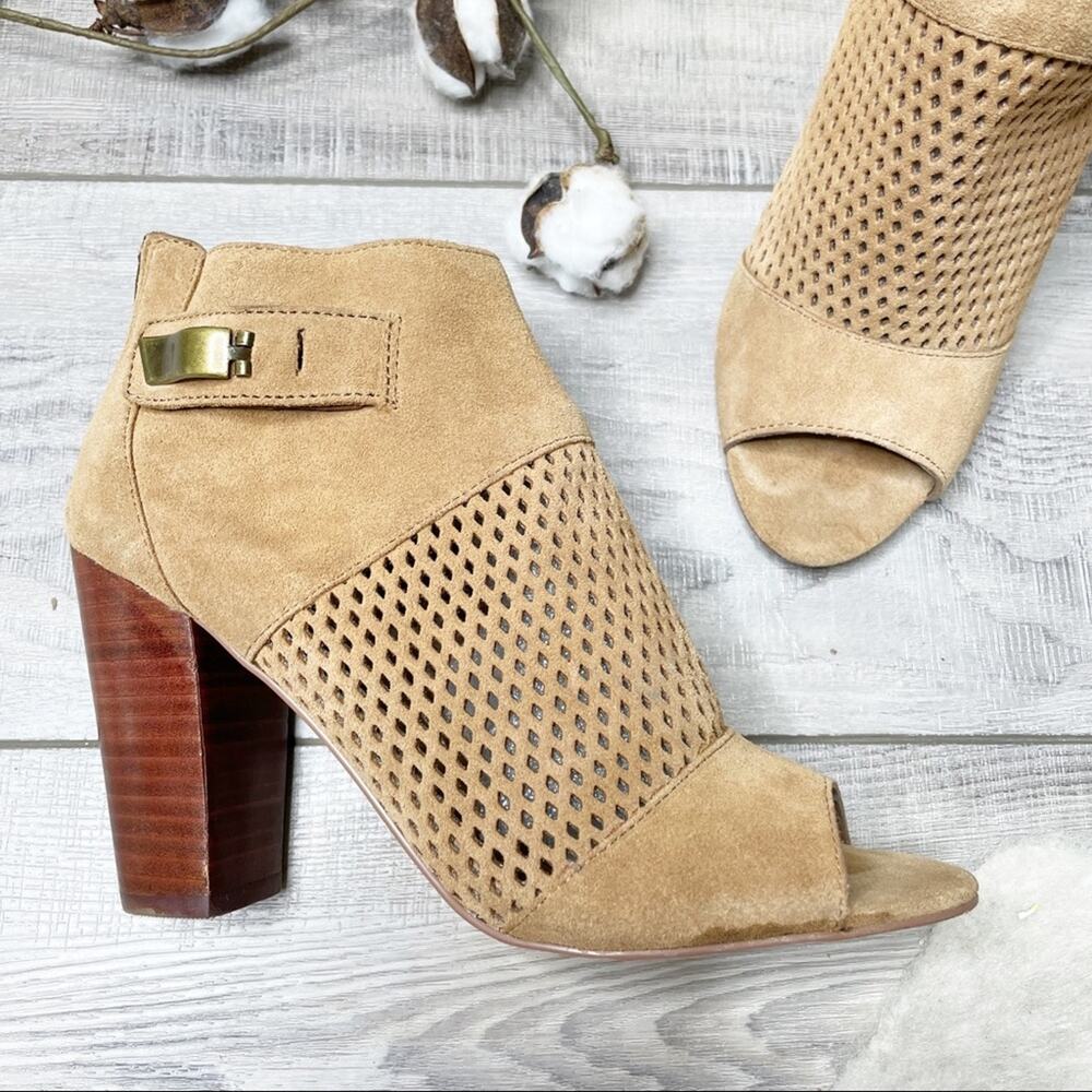 Dolce Vita Marana Perforated Suede Peep Toe Ankle Booties Cafe Brown Size 8M - Picture 2 of 8